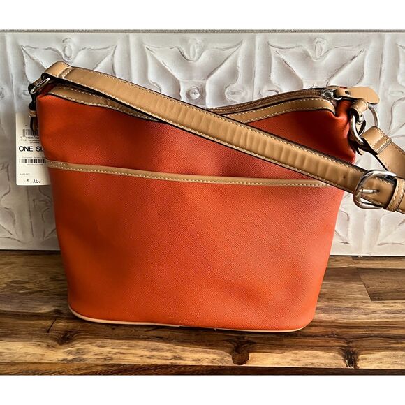 Giani Bernini Orange Tan Adjustable Shoulder Bag NWT with Organizer / Phone Slot - Picture 2 of 8
